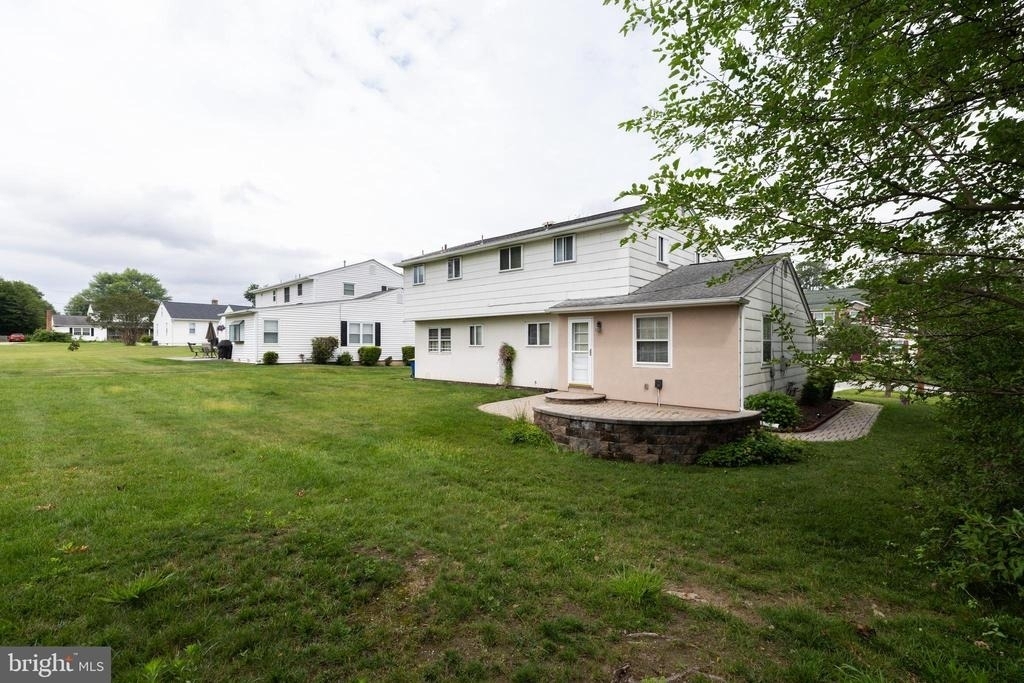 410 Woodlawn Avenue - Photo 39