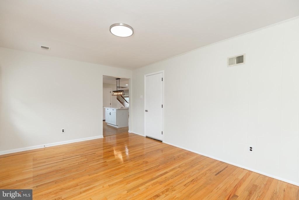 410 Woodlawn Avenue - Photo 14