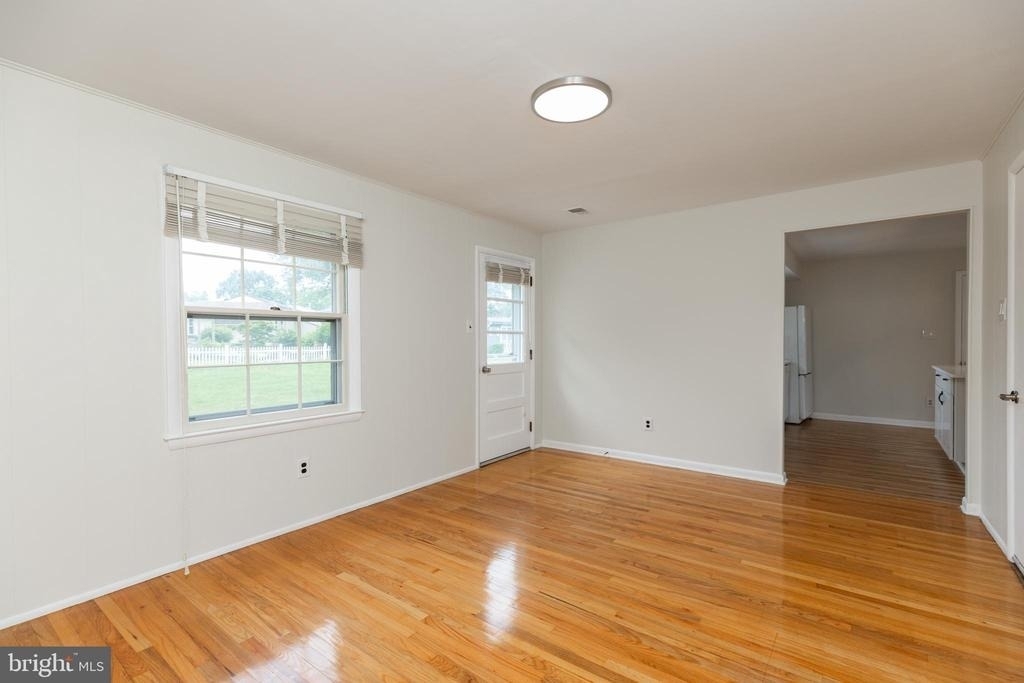 410 Woodlawn Avenue - Photo 15