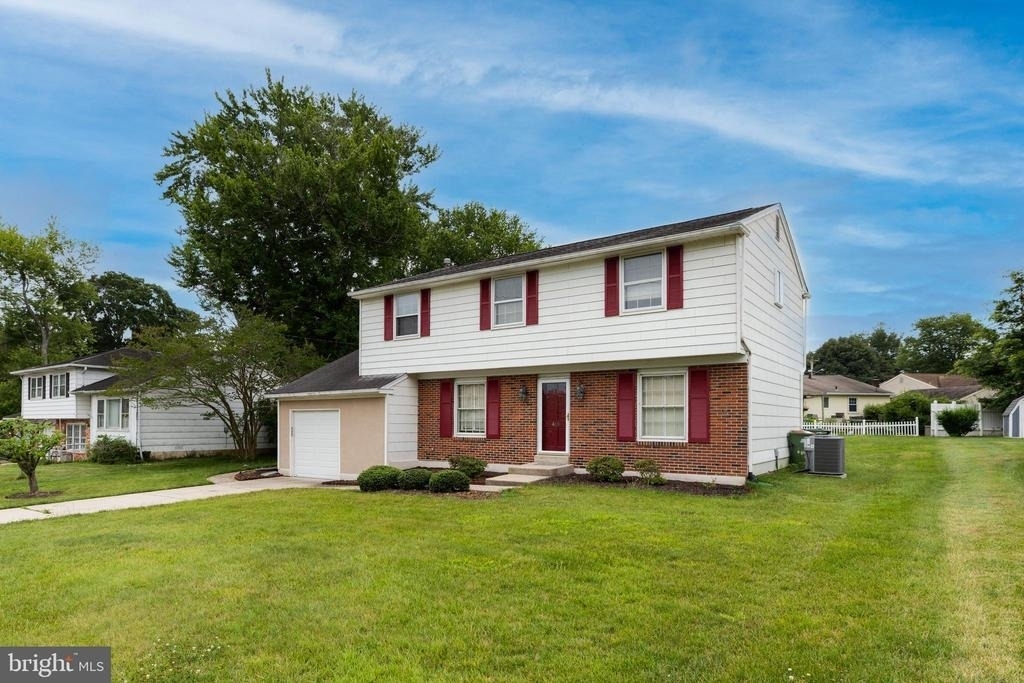 410 Woodlawn Avenue - Photo 2