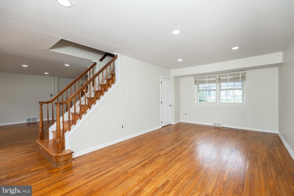 410 Woodlawn Avenue - Photo 17