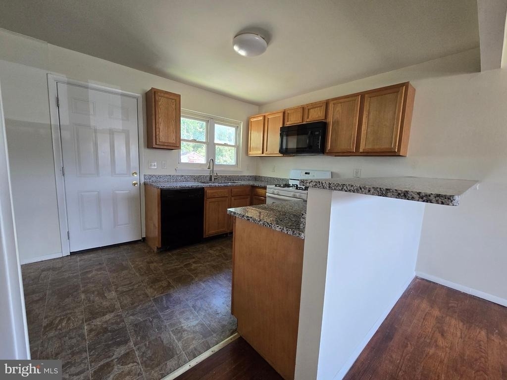 11 Glenwood Drive - Photo 8