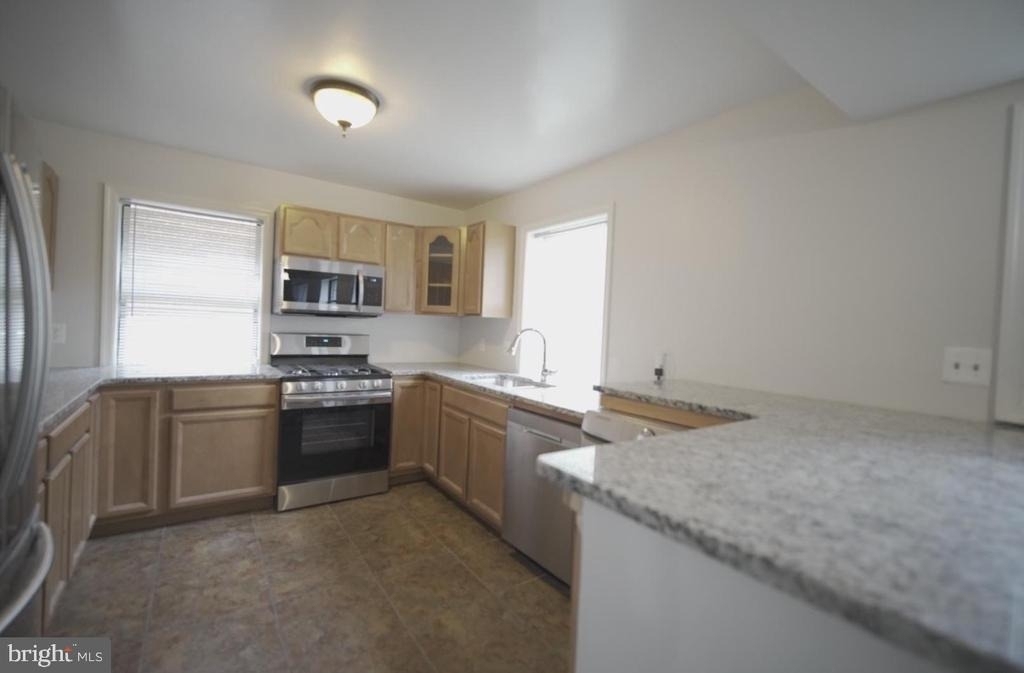 3287 15th Place Se - Photo 4
