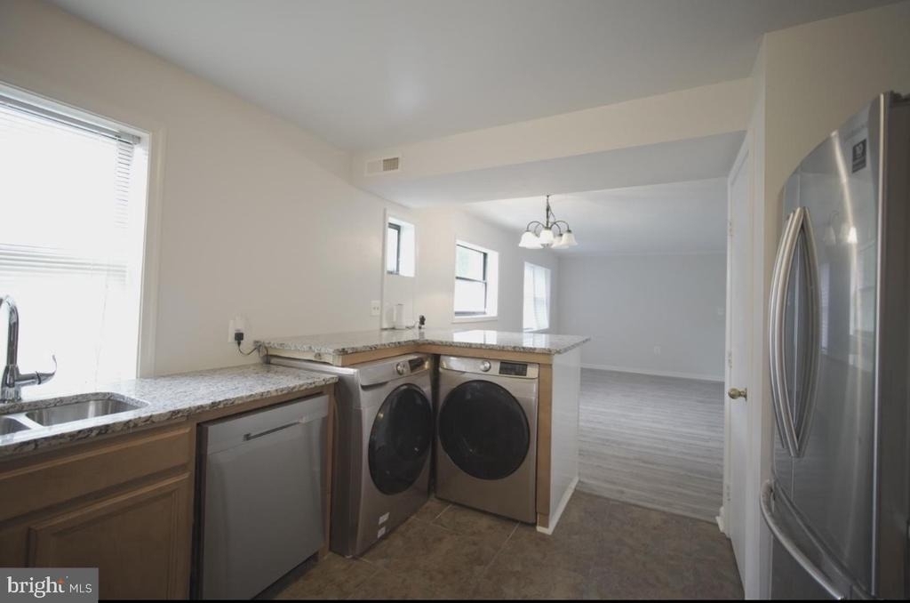 3287 15th Place Se - Photo 6