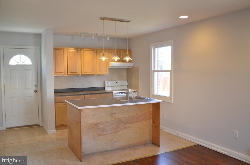 4801 Bass Place Se - Photo 1