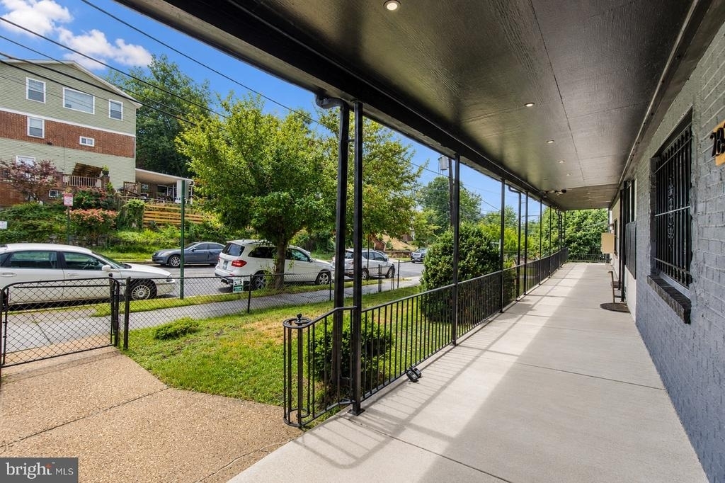 2834 R Street Se - Photo 3