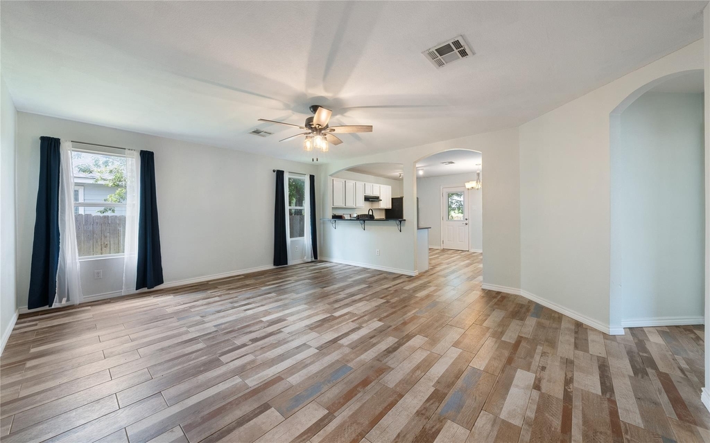 111 Quail Hollow Dr - Photo 2