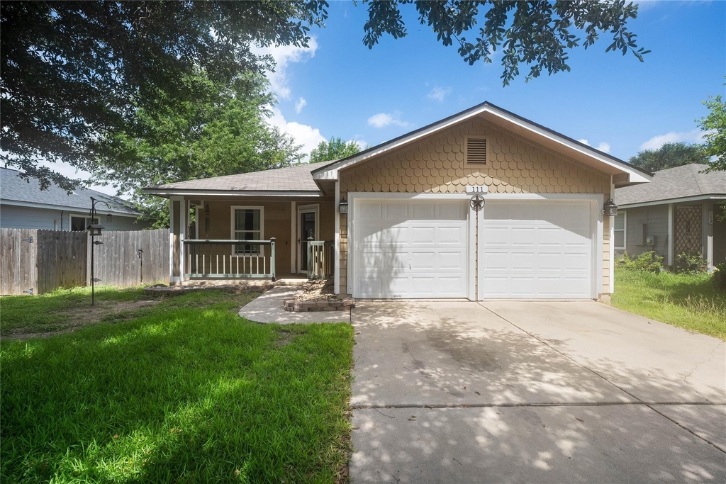 111 Quail Hollow Dr - Photo 0