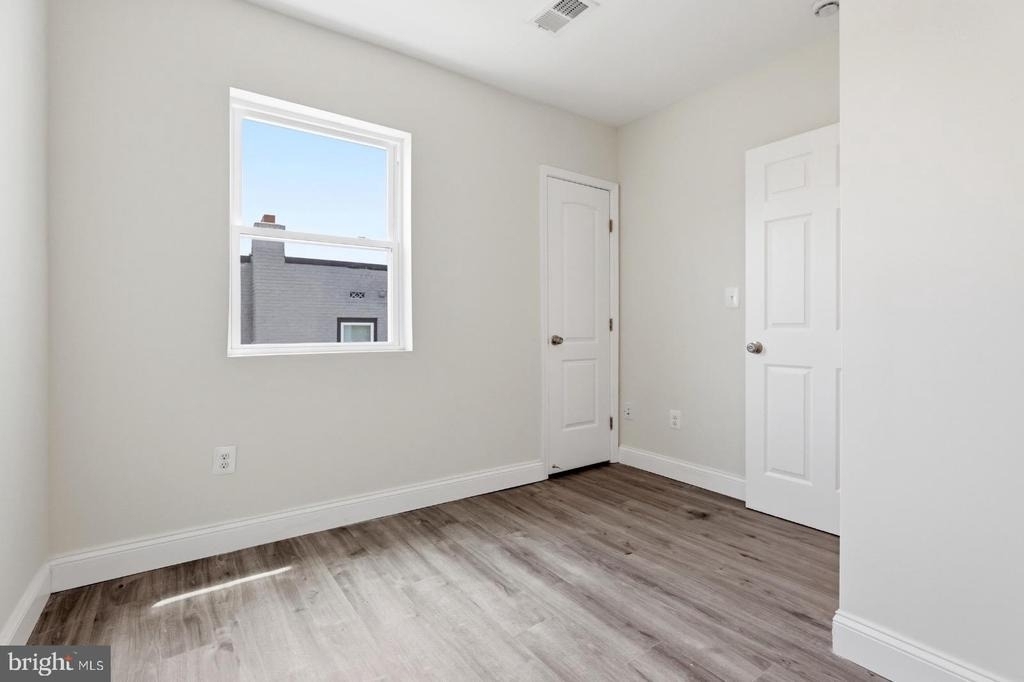 4230 6th Street Se - Photo 20