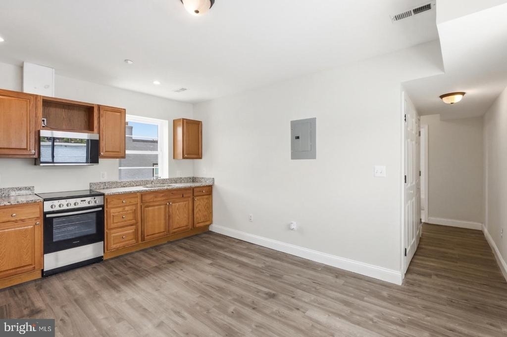 4230 6th Street Se - Photo 8