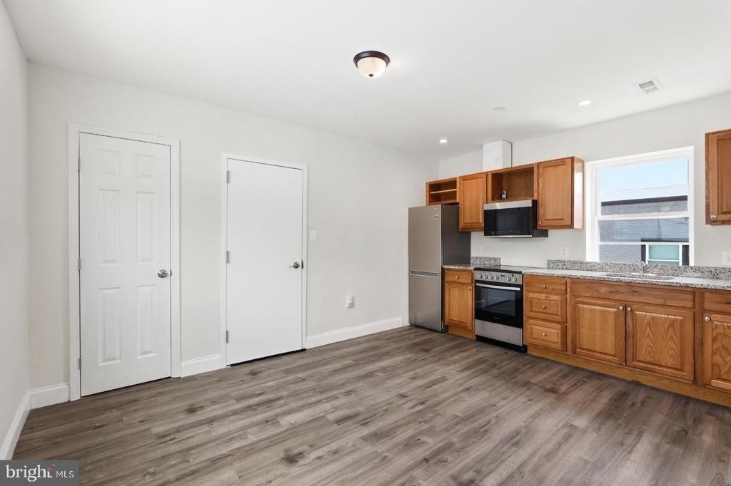 4230 6th Street Se - Photo 6