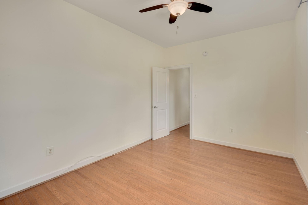 1815 A Street Se - Photo 8