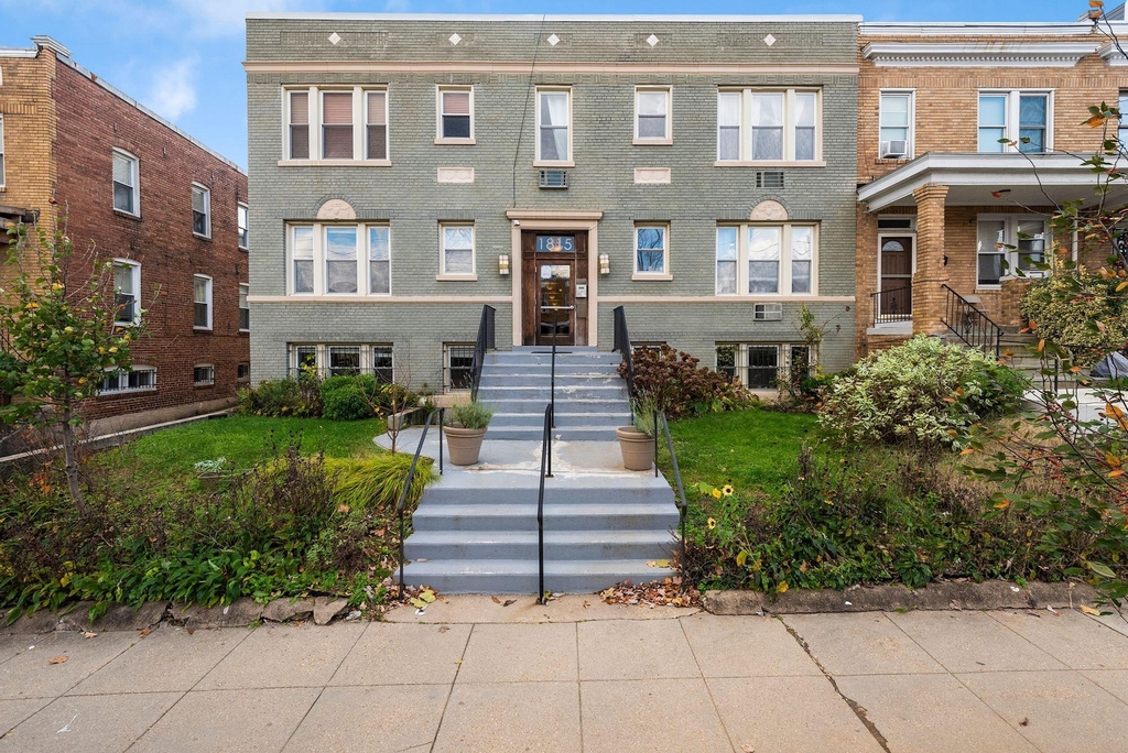 1815 A Street Se - Photo 0