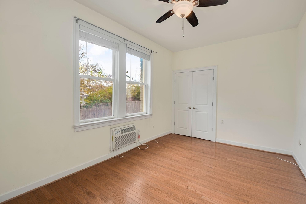 1815 A Street Se - Photo 7