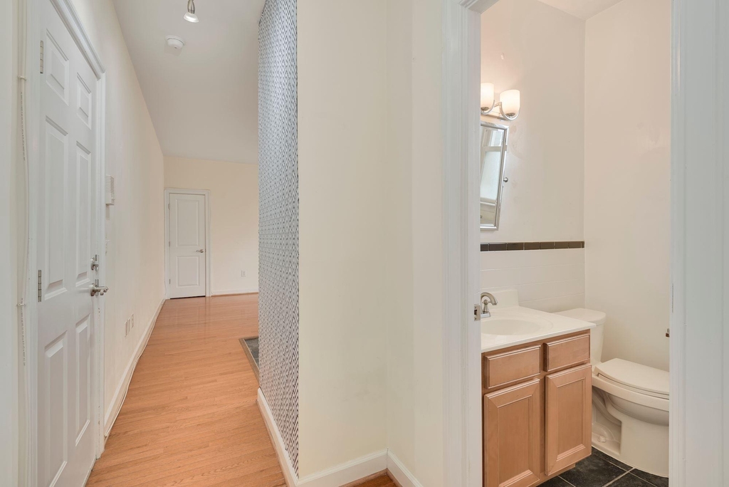 1815 A Street Se - Photo 9