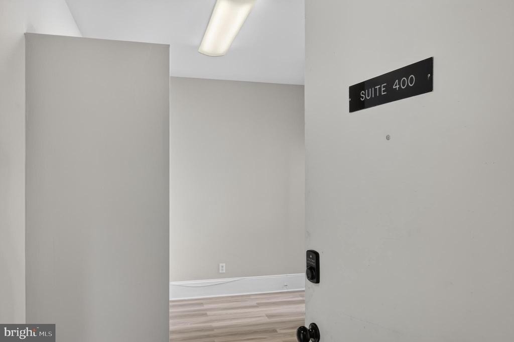 705 8th Street Se - Photo 2