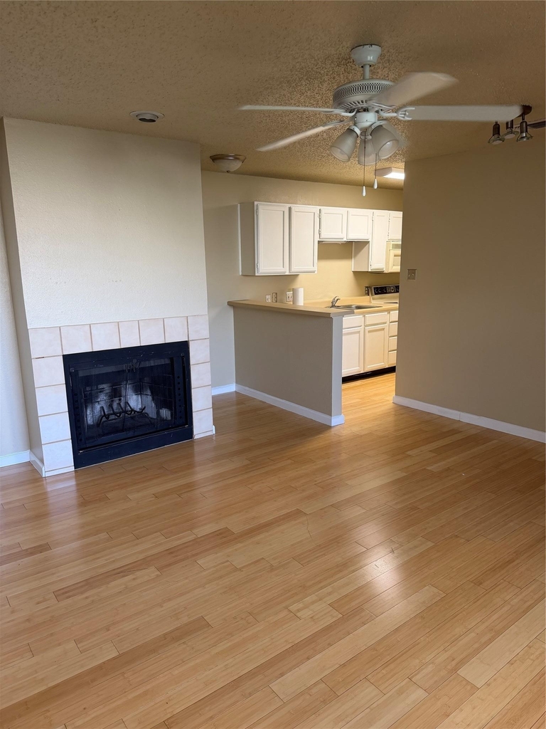 3115 Helms #313 St - Photo 1