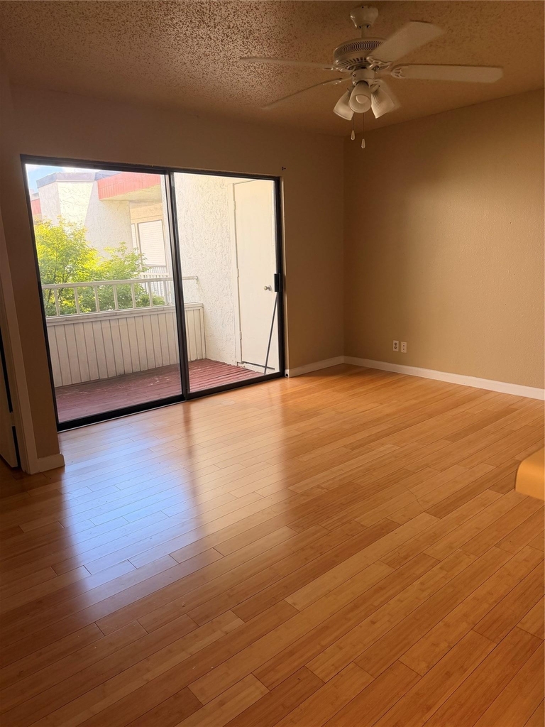 3115 Helms #313 St - Photo 6