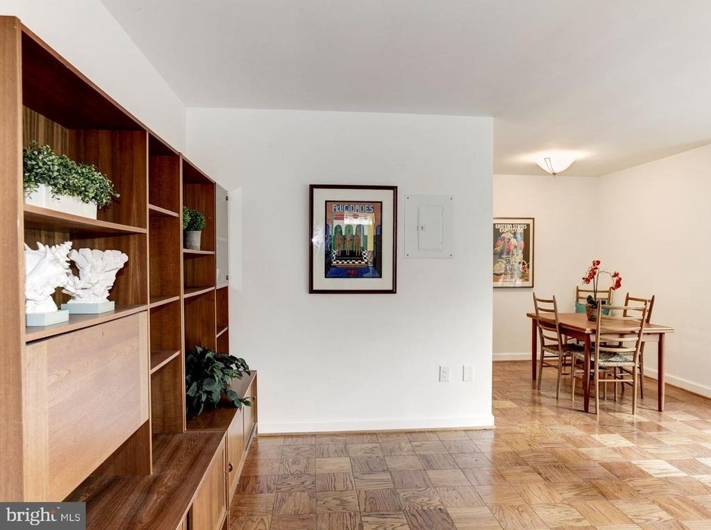 2400 41st Street Nw - Photo 4