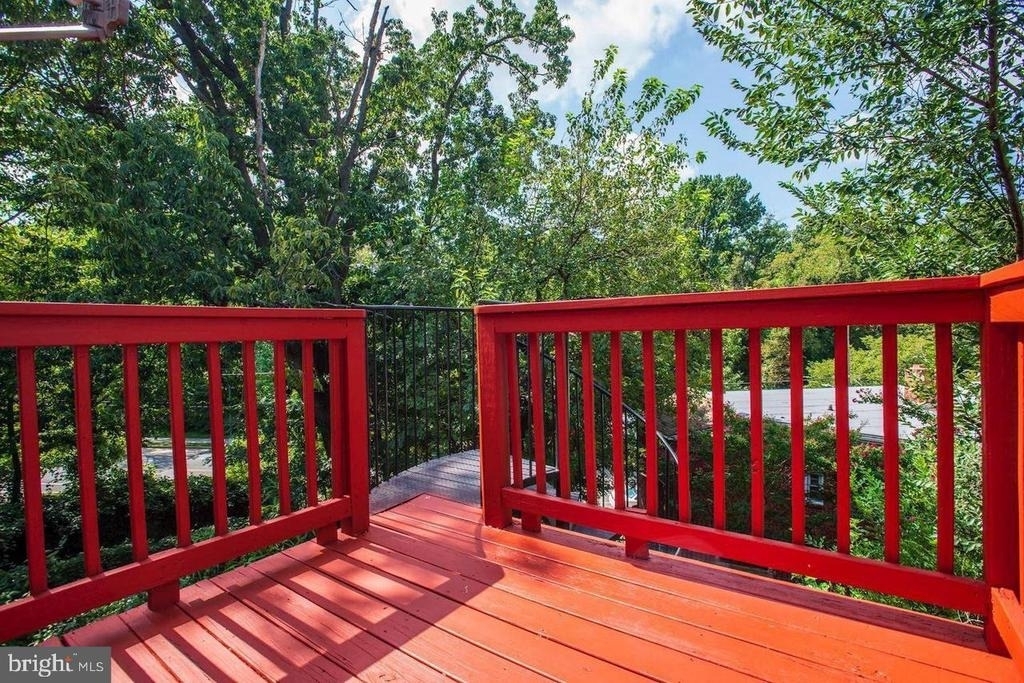 515 Oakwood Street Se - Photo 4