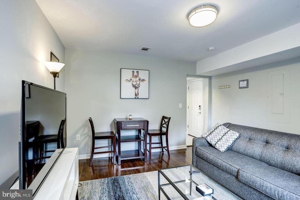 515 Oakwood Street Se - Photo 3