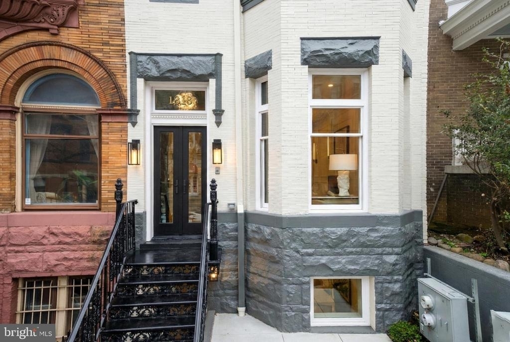1816 Belmont Road Nw - Photo 2
