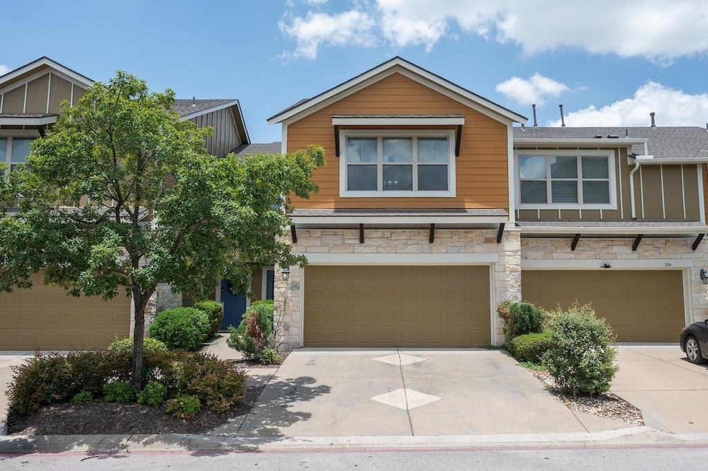 1620 Bryant Dr - Photo 0