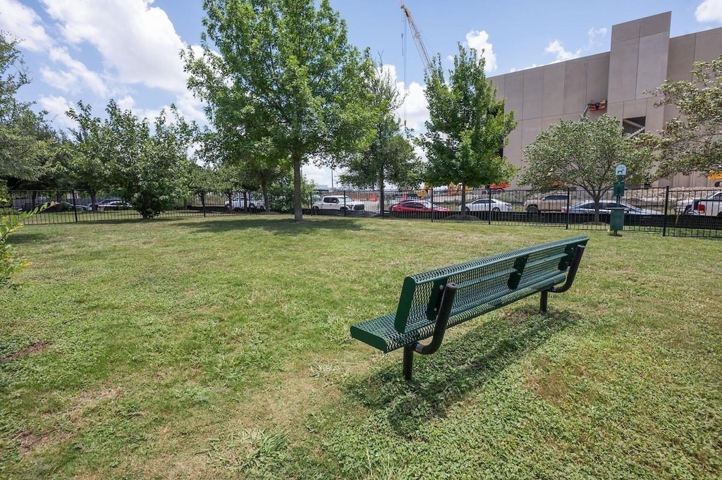 1620 Bryant Dr - Photo 18