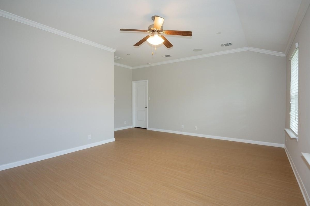 1620 Bryant Dr - Photo 11