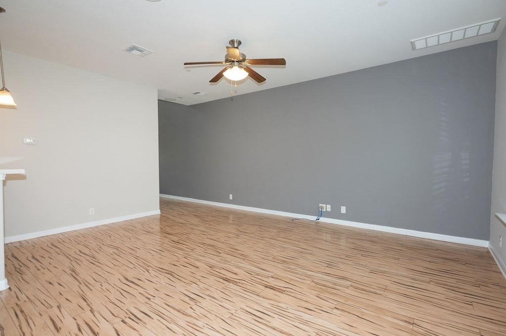 1620 Bryant Dr - Photo 4