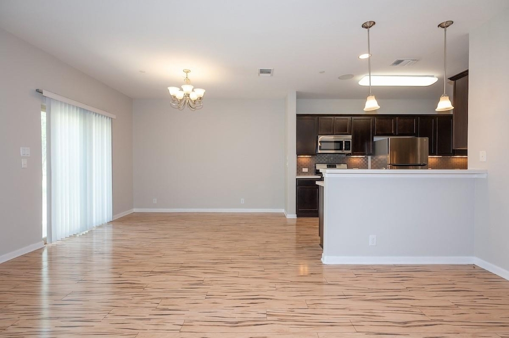 1620 Bryant Dr - Photo 5