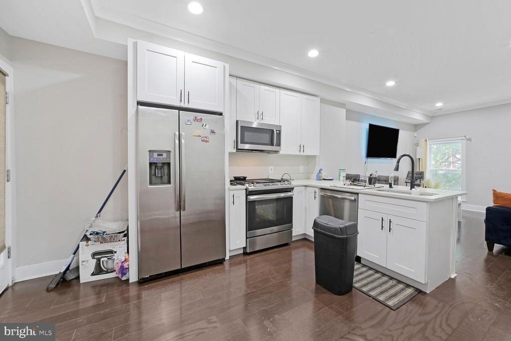 608 Irving Street Nw - Photo 4