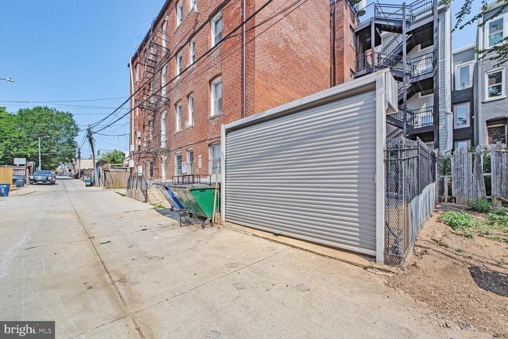 608 Irving Street Nw - Photo 17