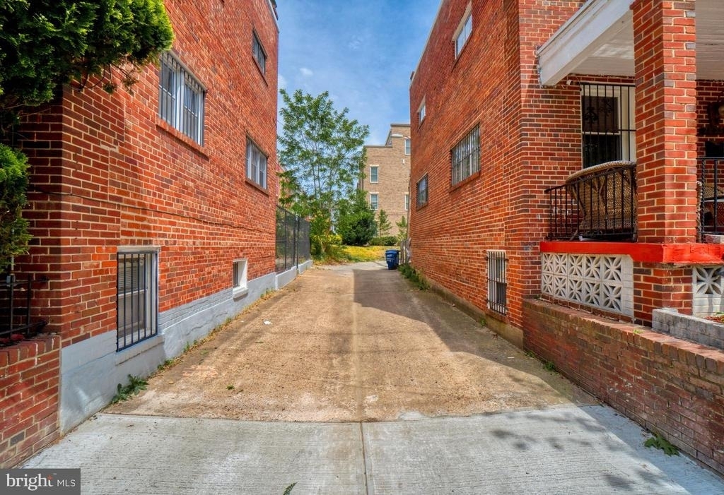 2835 4th Street Ne - Photo 26