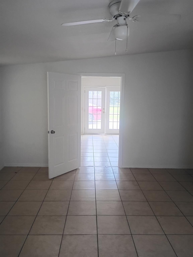 1604 Wilson St - Photo 11