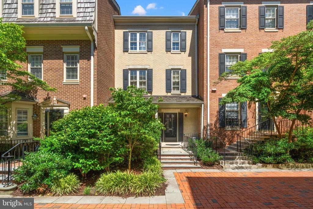 4422 Westover Place Nw - Photo 0