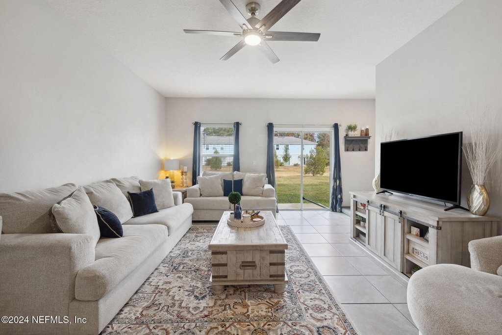 936 Capitol Parkway - Photo 2
