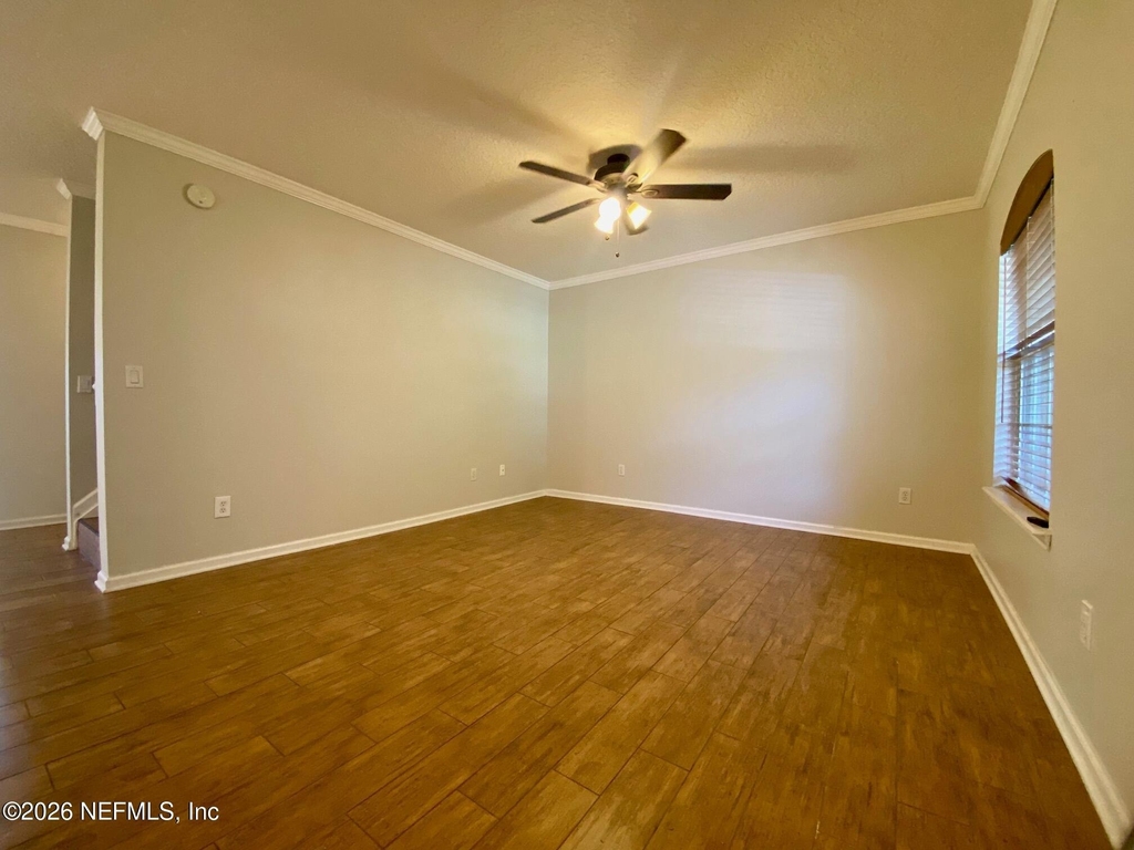1530 Vineland Circle - Photo 8