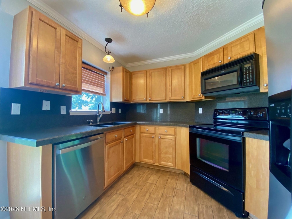 1530 Vineland Circle - Photo 14