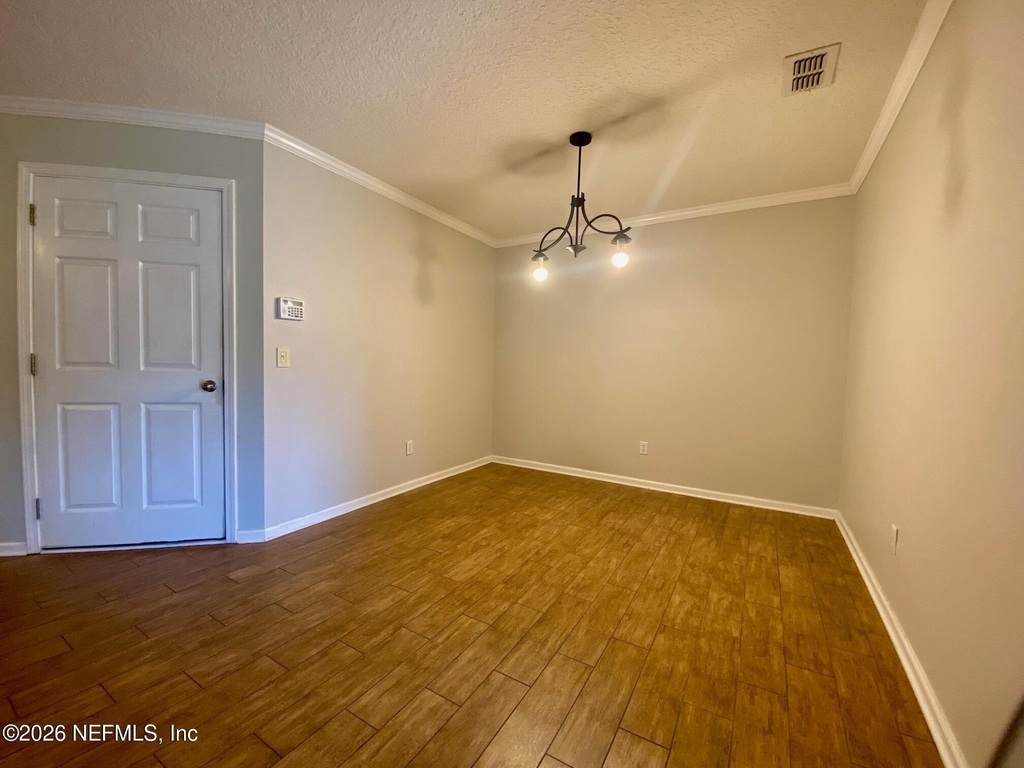1530 Vineland Circle - Photo 9