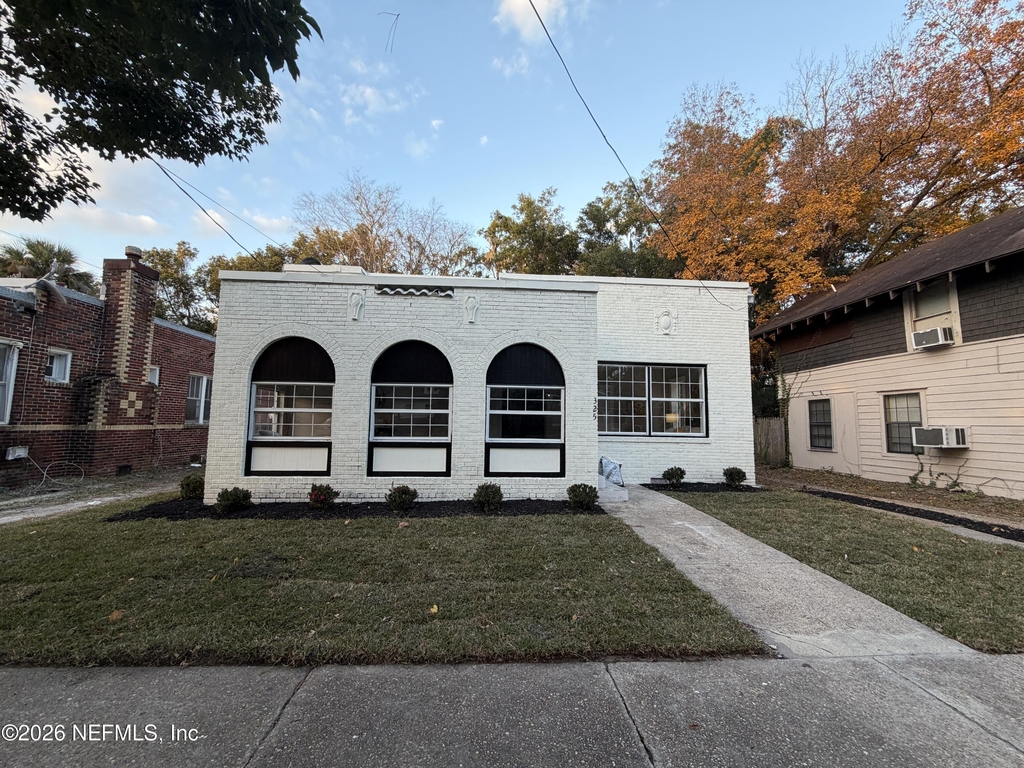 325 Alder Street - Photo 0