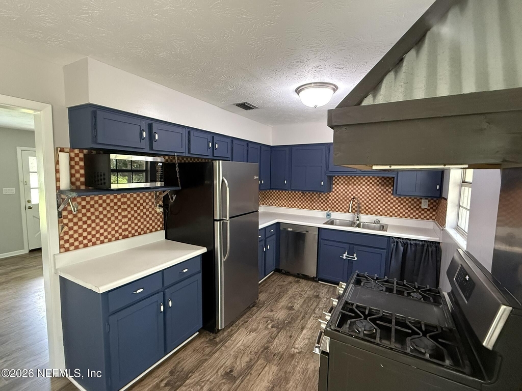 7451 Crill Avenue - Photo 7