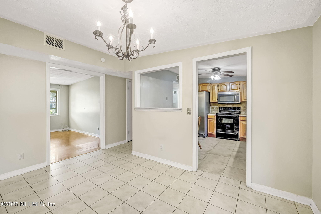 3223 Victoria Park Road - Photo 13