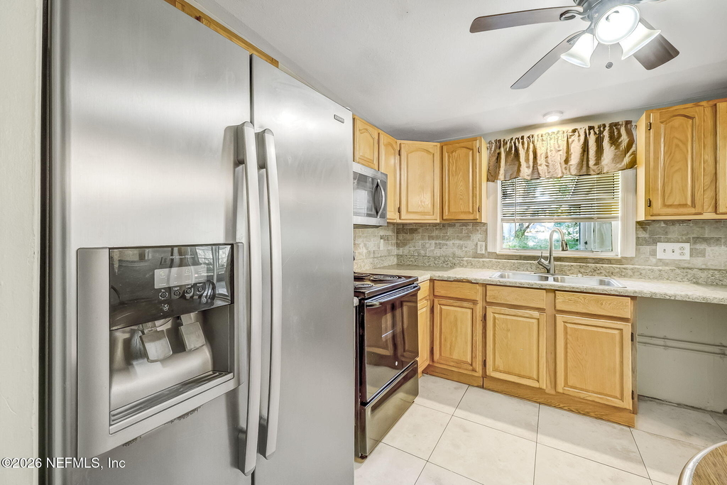 3223 Victoria Park Road - Photo 9