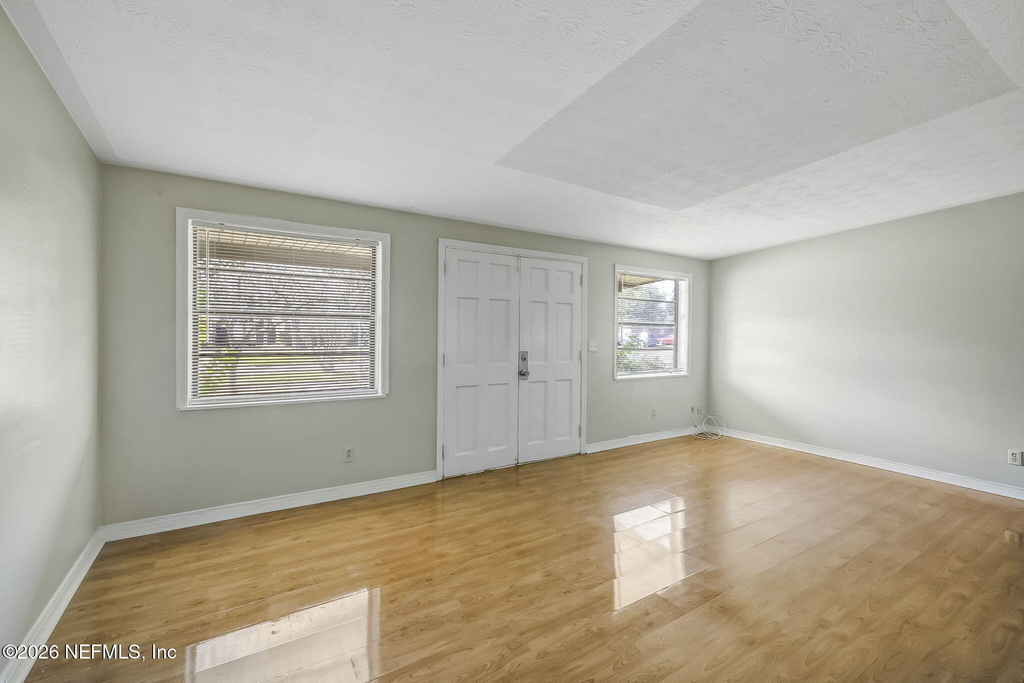 3223 Victoria Park Road - Photo 7