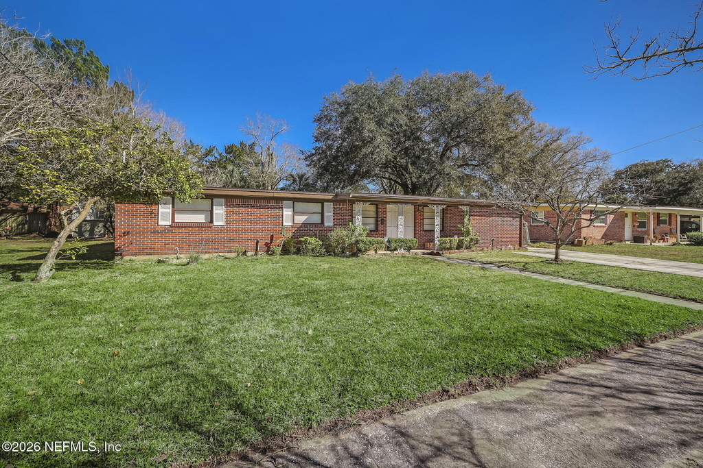 3223 Victoria Park Road - Photo 1
