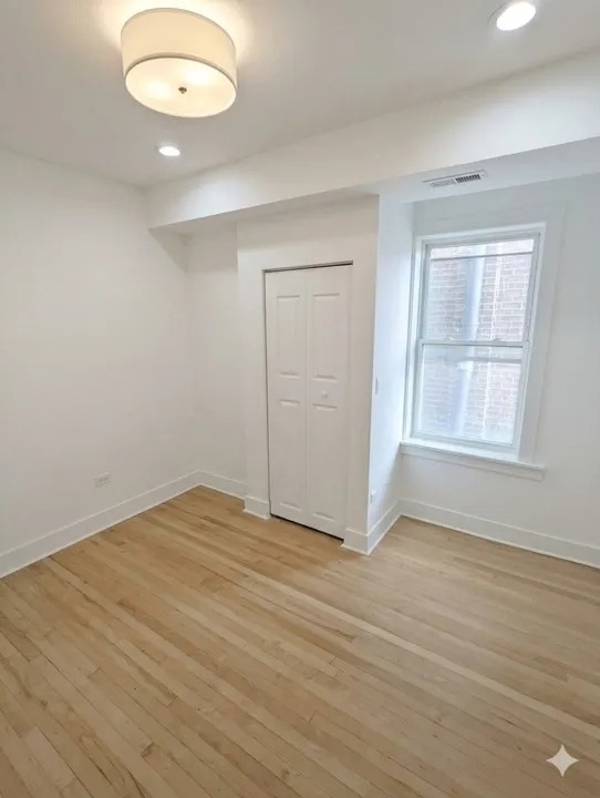 1945 W Augusta Avenue - Photo 3