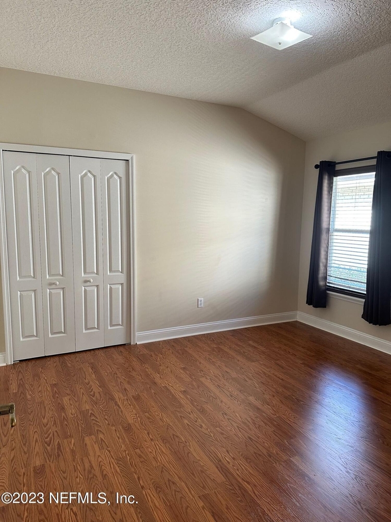 1439 Barrington Circle - Photo 16