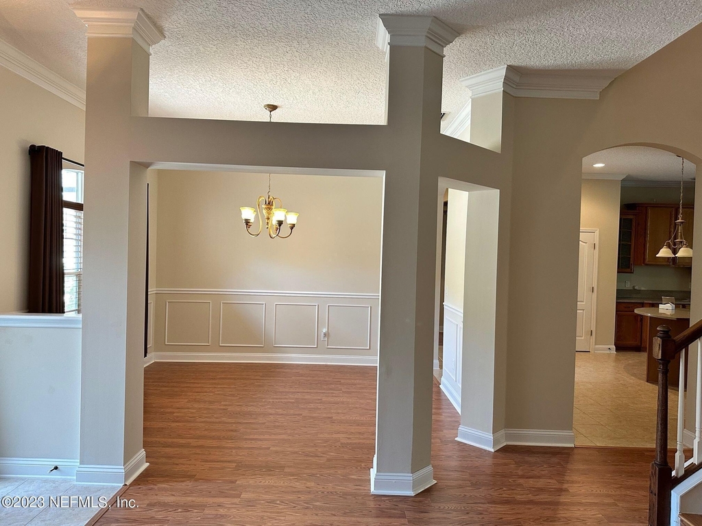 1439 Barrington Circle - Photo 3