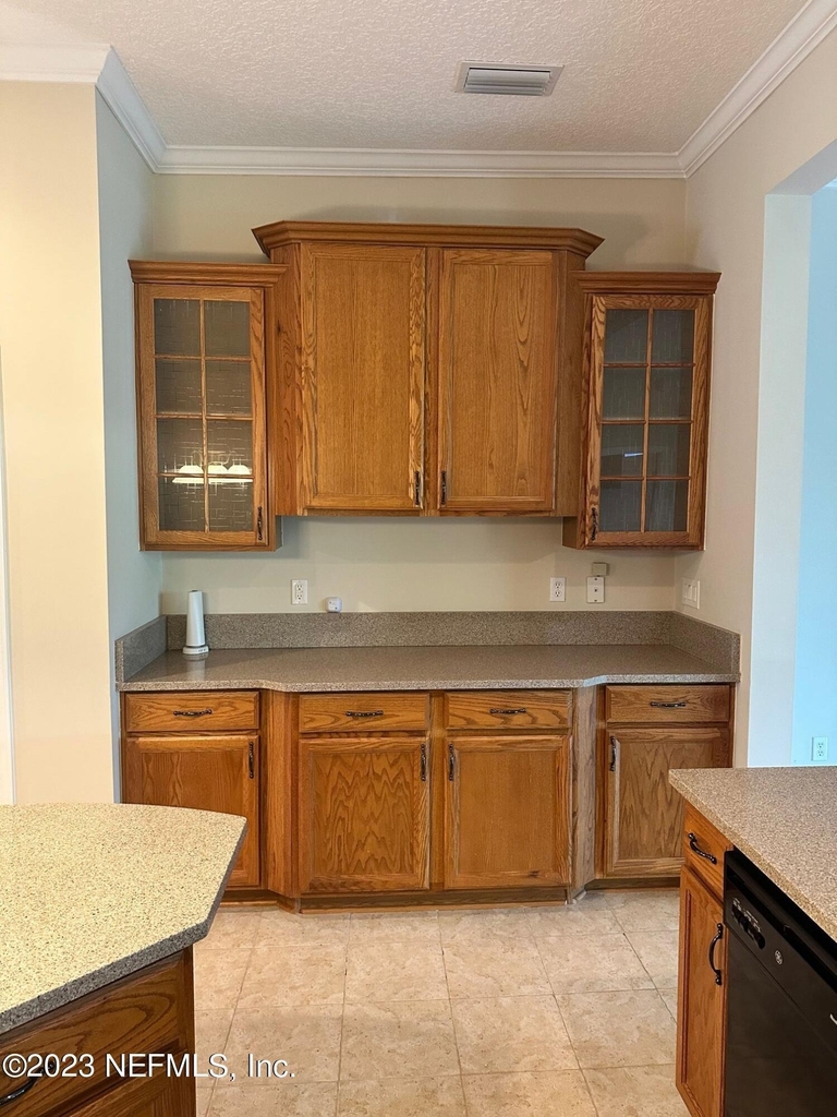 1439 Barrington Circle - Photo 6